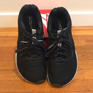 Black Altra Escalante 1.5 (W, Size 9)